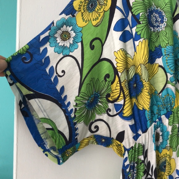 Eight Sixty V-neck flowy top - Picture 6 of 9